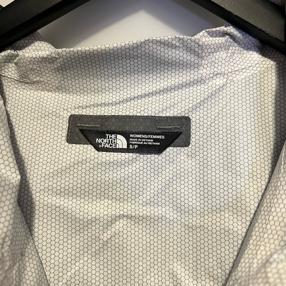 The North Face Windbreaker - Picture 3 of 3